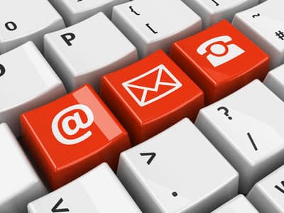 Symbolische Darstellung des Kontakts: Tasten für Telefon, E-Mail und At-Zeichen